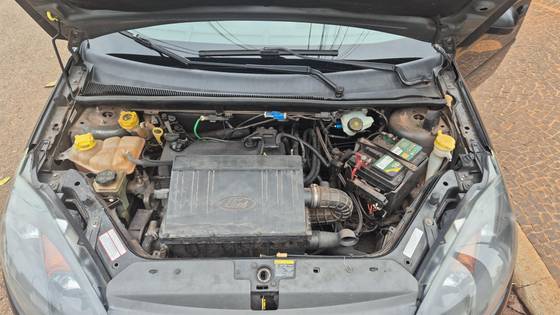 FORD FIESTA 1.0 ROCAM 8V FLEX 4P MANUAL FORD FIESTA 1.0 ROCAM 8V FLEX 4P MANUAL